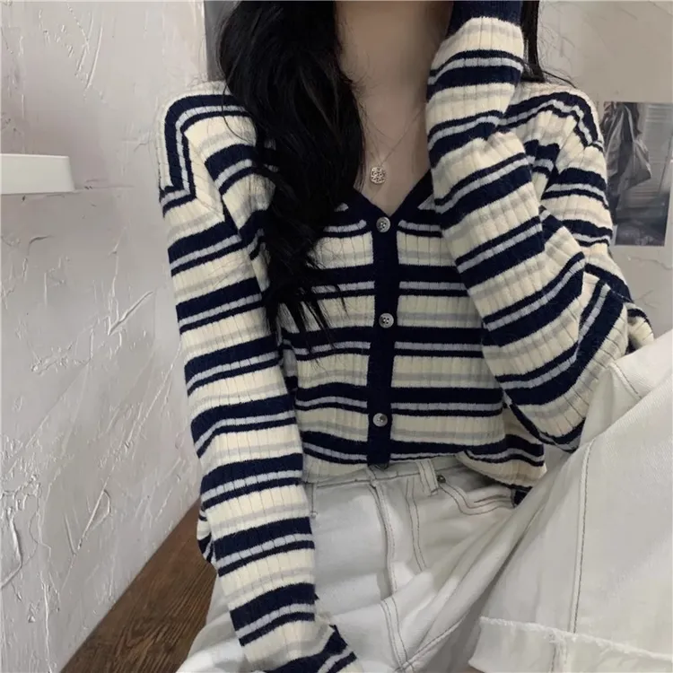 V领针织开衫女春秋2025新款大码显瘦内搭打底衫条纹毛衣长袖上衣