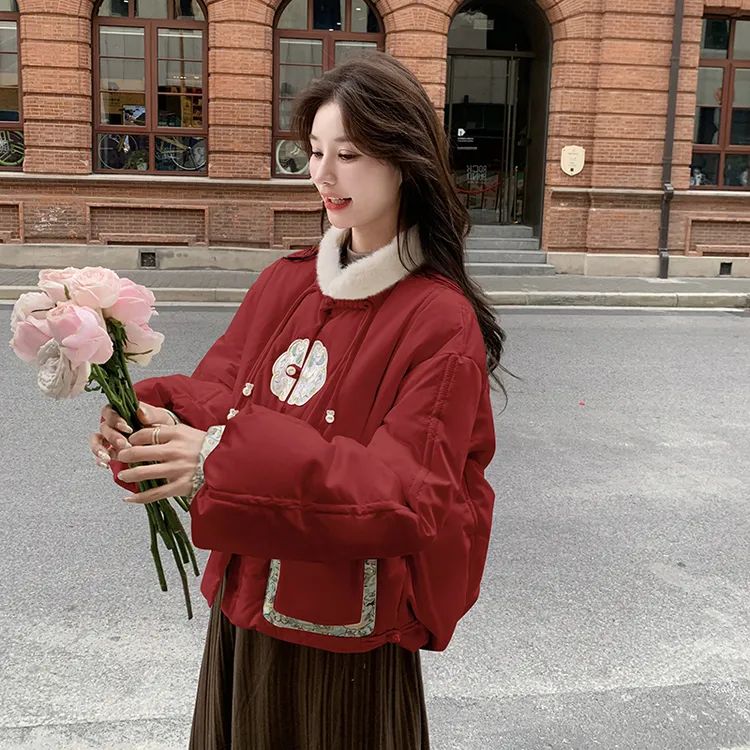 新中式红色羽绒服短款小个子2024冬新款独特设计感本命年过年穿搭