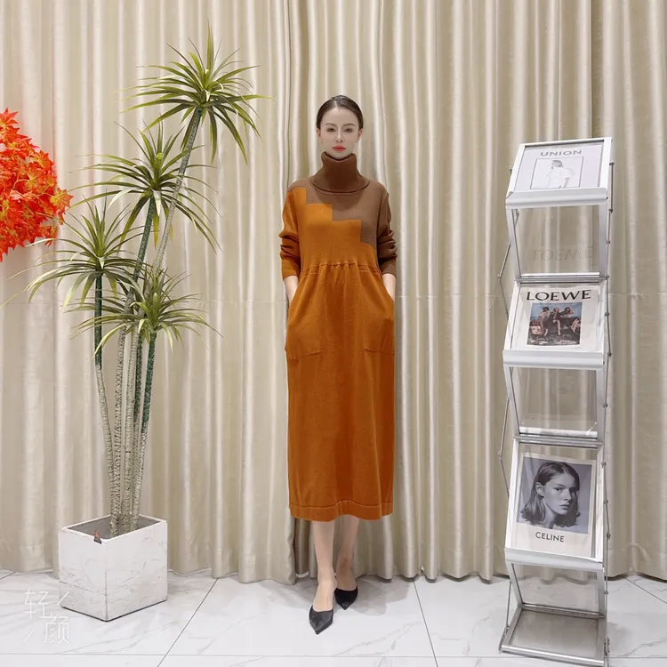 A202咖橘拼接设计元素款气质秋冬轻奢针织连衣裙时尚复古
