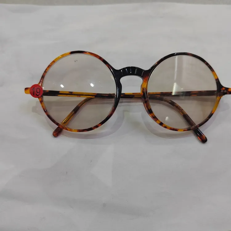 精品冰糖色托力克带镜框眼镜，连镜框5.8cm镜片厚度3.8mm
