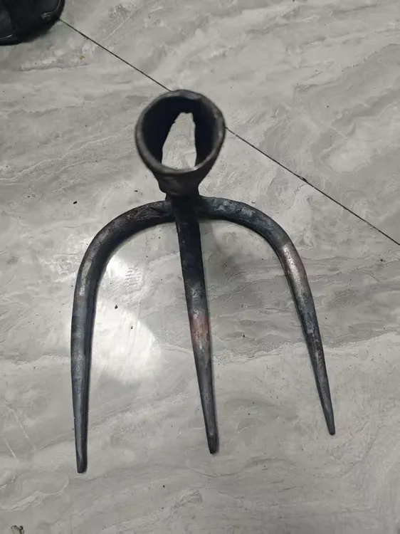 3齿抓钩手工锻打弹簧钢一体加厚锄头农用挖地种菜农具开荒翻土锄