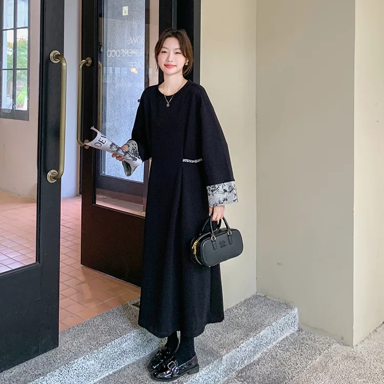 黑色复古国风新中式连衣裙女2025春秋新款气质袖口印花长款A字裙