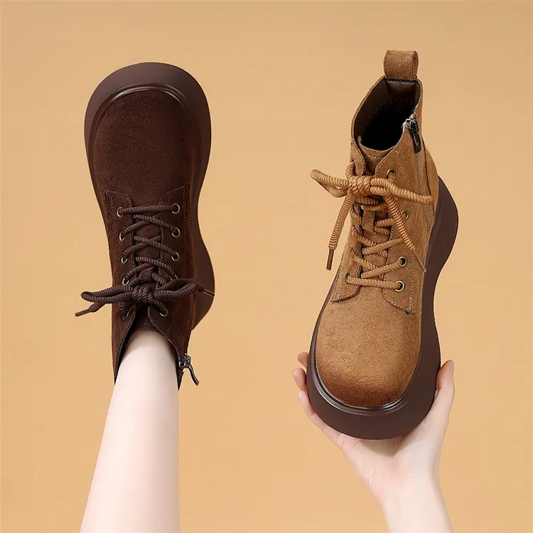 厚底超火显脚小马丁靴女2025冬季新款加绒保暖显瘦圆头短靴大码41