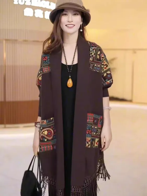 新款秋冬针织拼接提花流苏斗篷披肩开衫外披女宽松显瘦减龄大码女