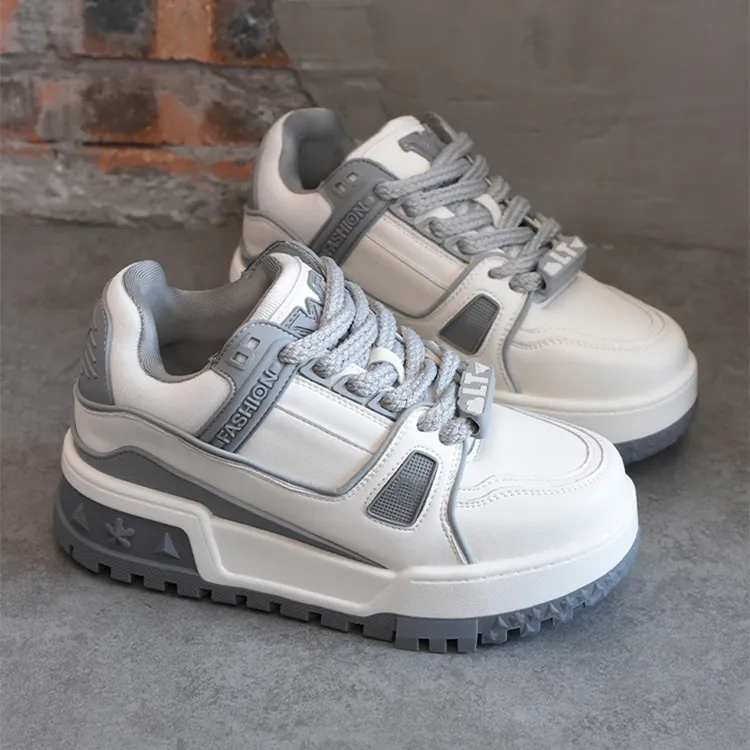 欧洲站女鞋超火爆款做旧松糕厚底小白鞋女2025新款丑萌运动板鞋潮