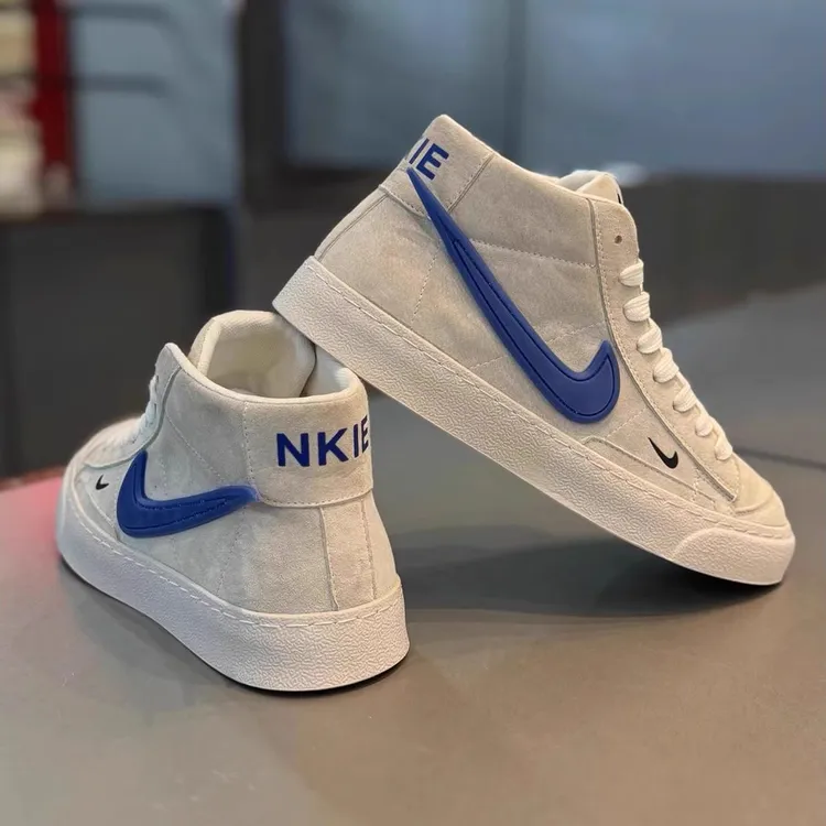 高帮男鞋2025新款秋季百搭厚底休闲板鞋男士轻便耐磨休闲运动鞋男