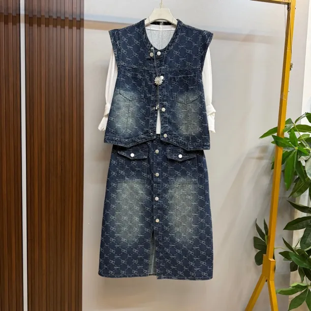 新款大码女装欧货时尚牛仔马甲开叉半身裙套装