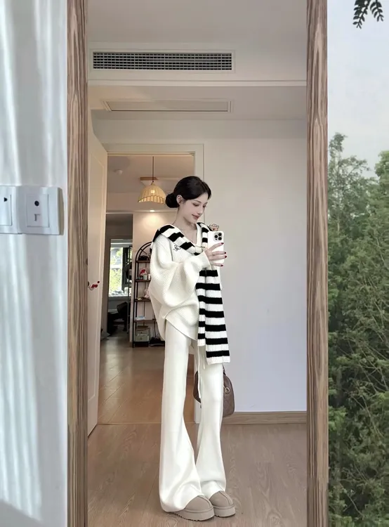 2025秋季搭配一整套韩系慵懒温柔风米白色针织上衣休闲裤两件套女