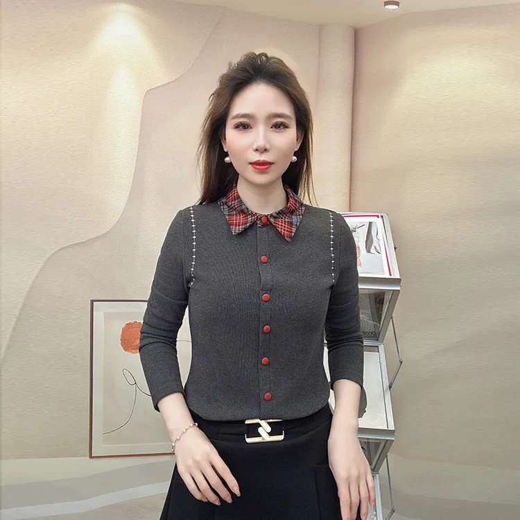 2025秋冬女新款翻领刺绣时尚洋气拼色格子领加绒百搭开衫显瘦小衫