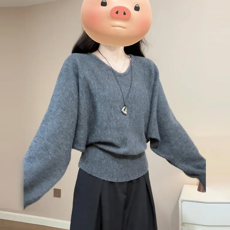 2026新款韩系设计感灰色v领针织衫毛衣女秋冬季内搭打底收腰上衣