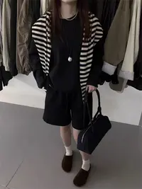 灰灰呀！配随机披肩！韩系复古设计百搭宽松卫衣+高腰短裤两件套装