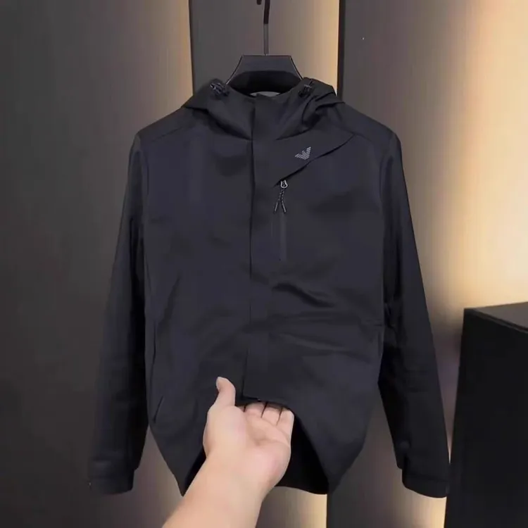 聪哥推荐，潮品连帽休闲高品质情侣款冲锋衣6056