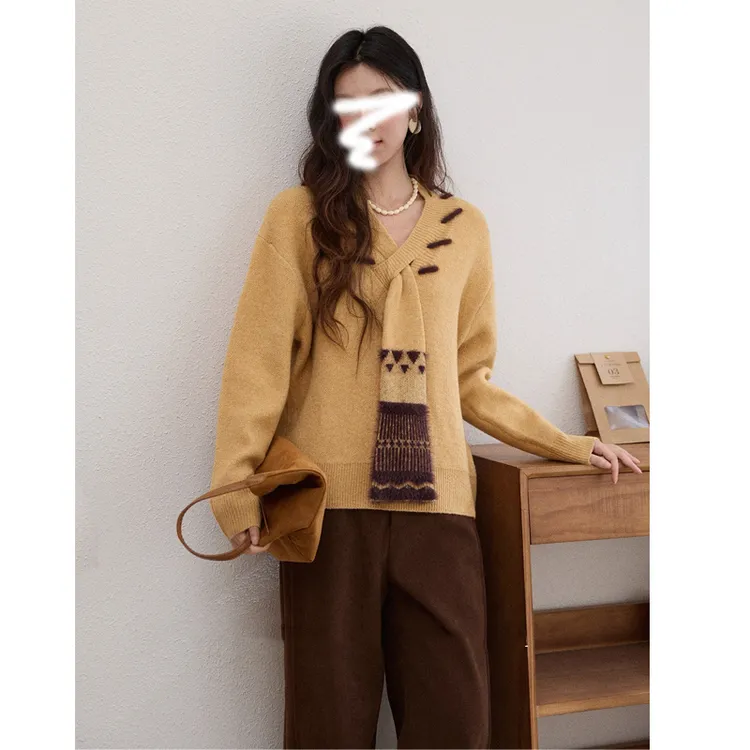 围巾一体仿水貂毛拼接针织毛衣女2025冬季新撞色别致加厚上衣
