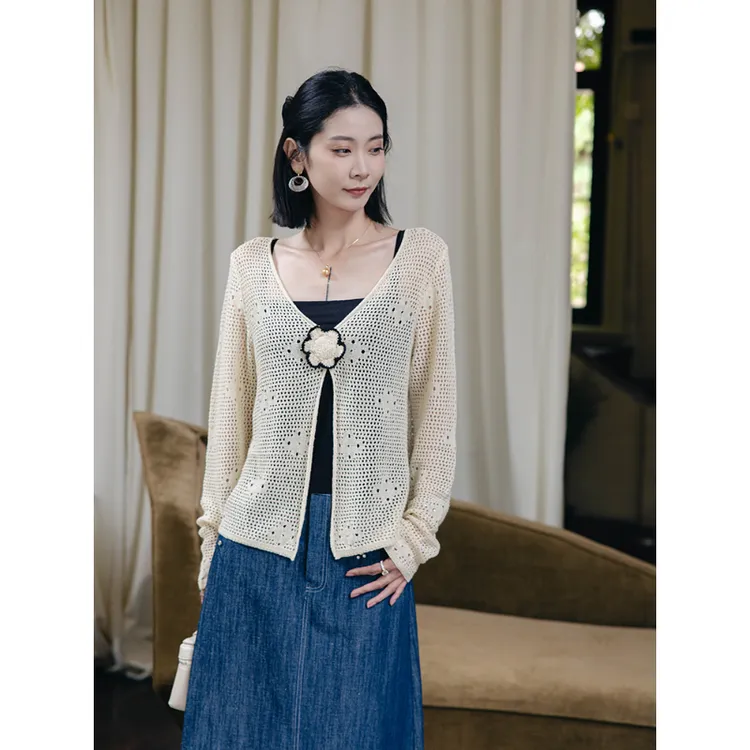 CHENSMCHEN 纯色简约V领长袖针织衫女镂空薄款上衣CSC5539TT