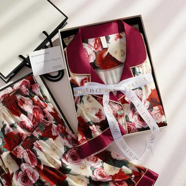 2025新款夏季薄款轻奢小众印花设计潮牌舒适柔软宽松三件套家居服