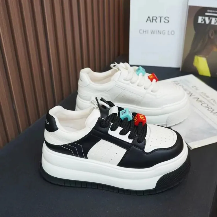 SANFU/三福2025夏季新款时尚小白鞋女小众设计高级感厚底休闲板鞋