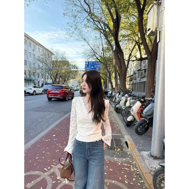 【女人蕾丝打底】小允姐姐2025新款时尚高级打底衫【1124】