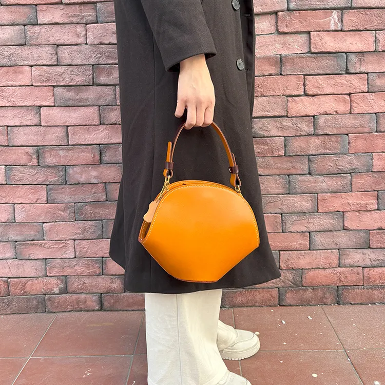 手工皮包女包小众款贝壳包植鞣牛皮轻奢手工斜挎手提包百搭休闲