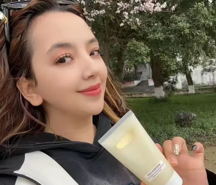 戴欧染洗面奶保湿