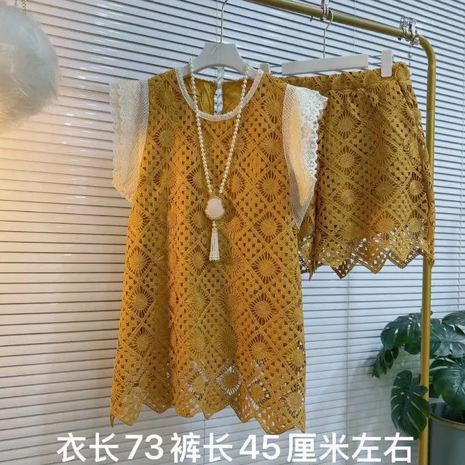 轻奢复古镂空设计拼接蕾丝花边上衣+短裤两件套大码女装显瘦遮肉