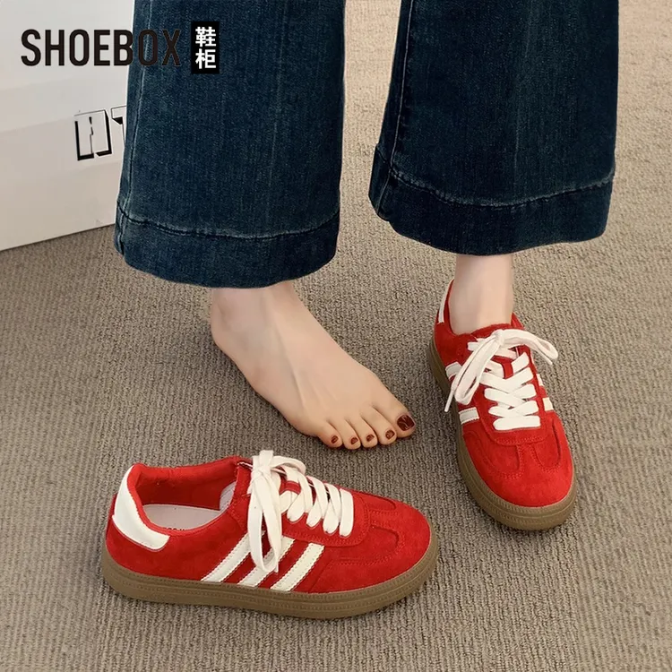 达芙妮集团旗下复古红色德训鞋女2025新款春季百搭平底休闲女板鞋