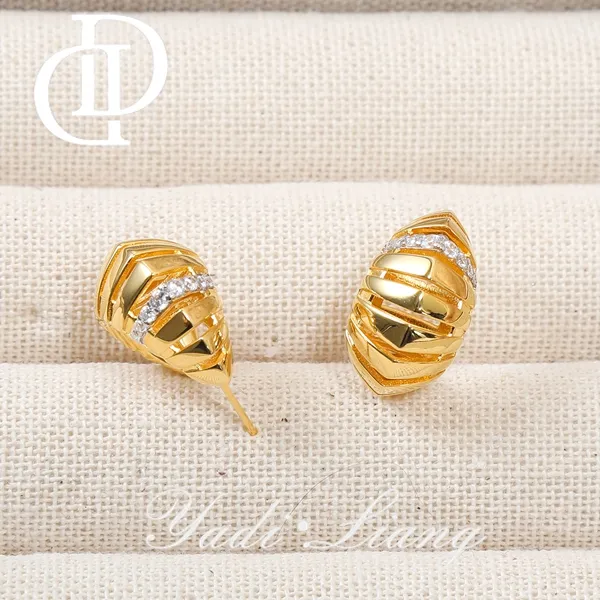 925银耳饰 梁雅帝新品【金色月牙牛角包】设计款气质百搭纯银耳饰