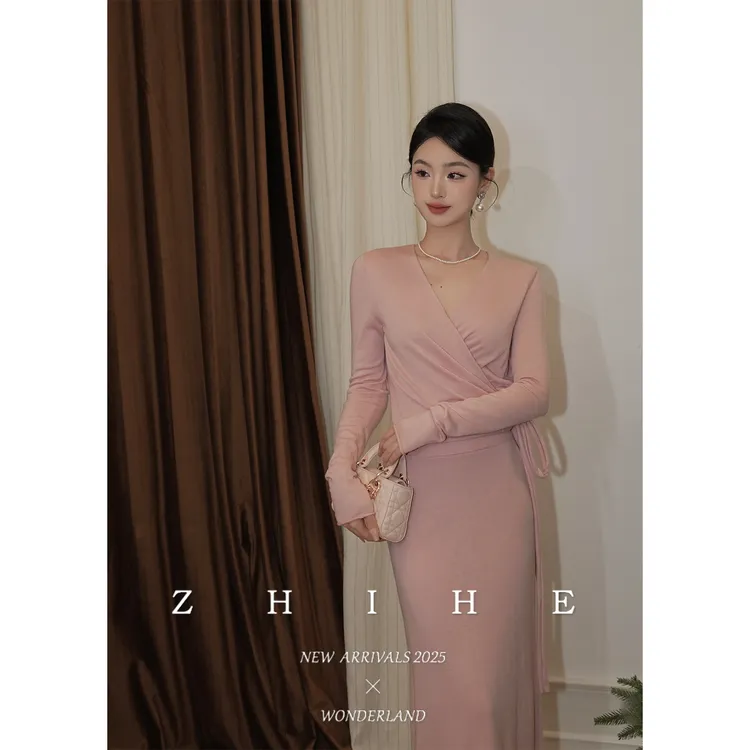 无艳一禾【绯樱甜茶】静奢千金绵羊毛V领针织衫秋冬+针织半裙