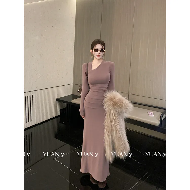 媛媛【奥黛丽的周末】新款辣妹百搭秋季时尚套装(上衣+裙子）#TZ0815