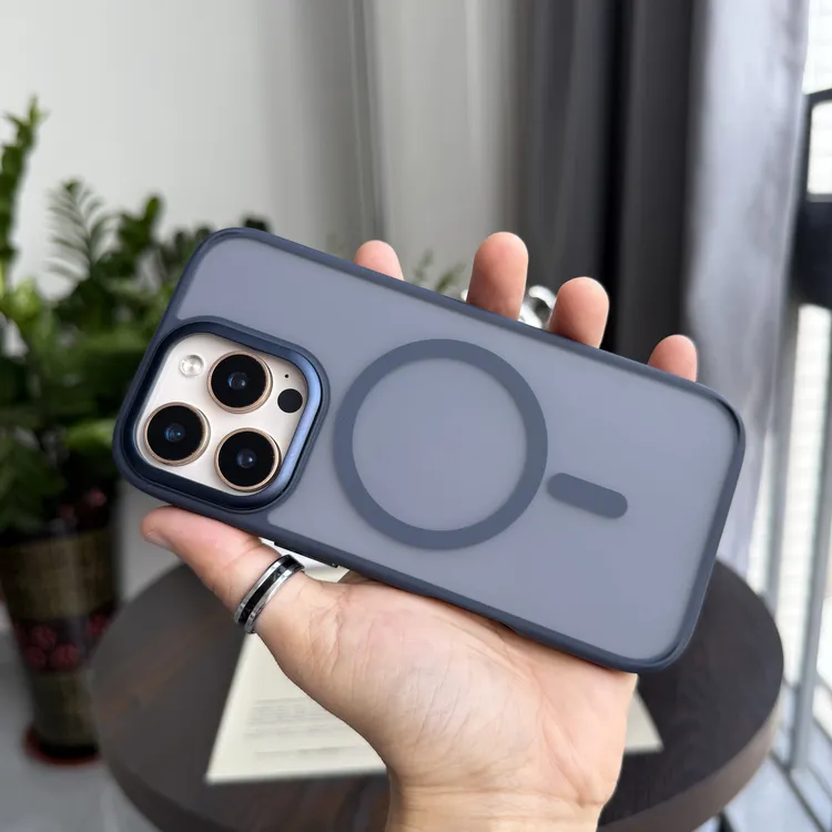 小贝壳•金属镜头框强磁防摔肤感手机保护磨砂手机壳半透明手机壳