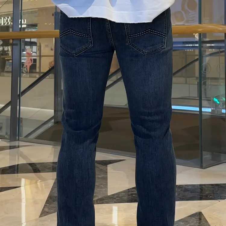 2025春夏新款小脚裤高端男士蓝色牛仔裤百搭休闲修身显瘦长裤