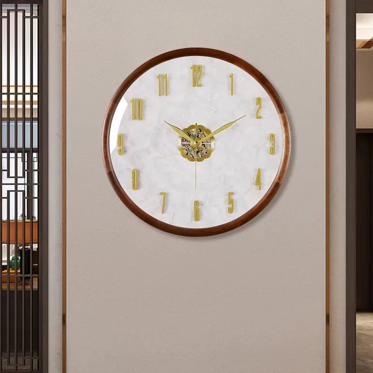 康巴丝胡桃木实木钟表家用挂钟客厅2025新款贝壳圆形简约现代挂钟