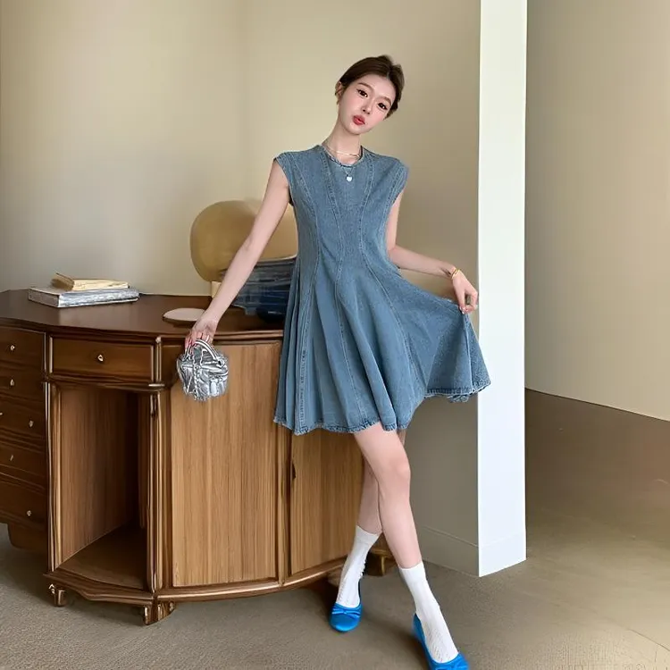 裙子女款爆款2025新款高级感法式复古气质显瘦短款牛仔a字连衣裙