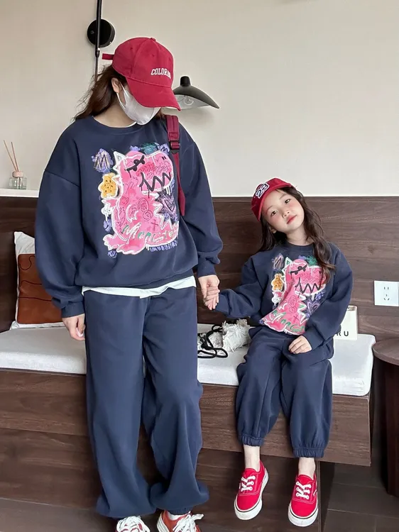 粉色小恐龙亲子装圆领卫衣+束脚裤套装秋装新款休闲母女母子装潮