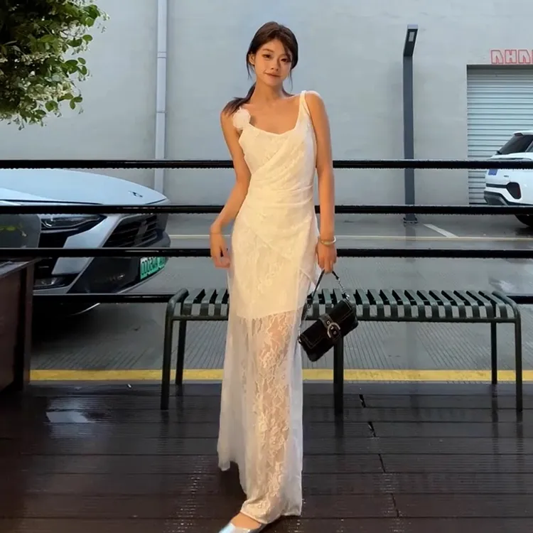 夏日绝美法式纯欲风白色蕾丝吊带连衣裙子女夏季气质独特掐腰长裙