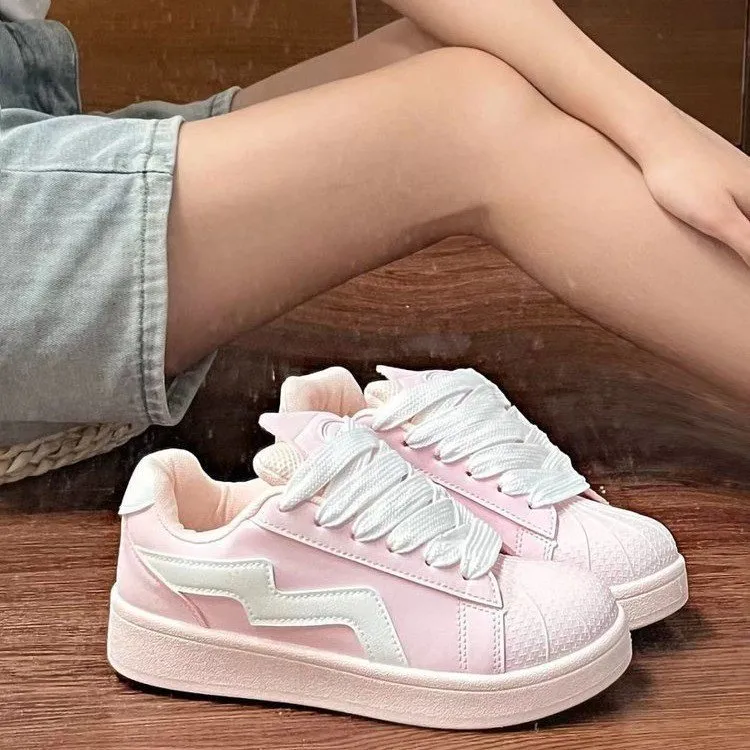 高颜值港风厚底面包鞋帅气设计感年秋季新款百搭高级休闲板鞋