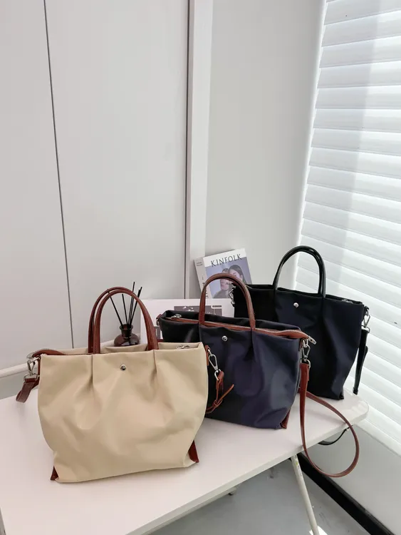 Tz.【定制日式离家出走包中号】尼龙褶皱设计轻便通勤手提包妈咪包