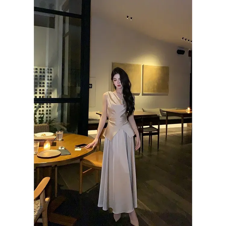 2025木子李的李胧月缎光春夏法式轻奢气质收腰香槟色缎面套装