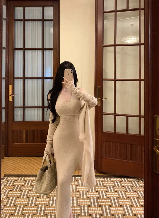 千金风套装女气质镂空长袖不规则针织开衫挂脖v领鱼尾长裙两件套