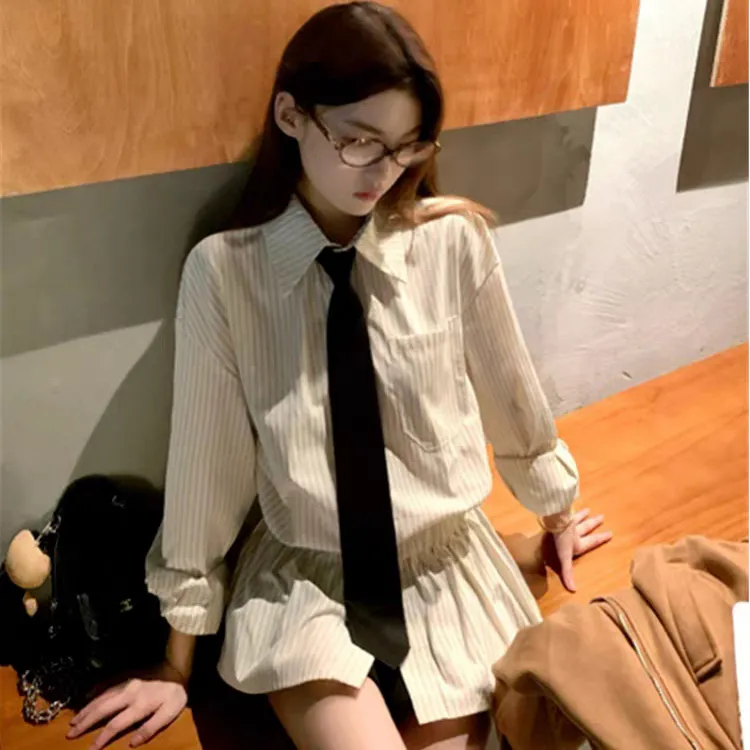 韩版复古黄色条纹衬衫女秋季2025新款收腰长袖衬衣松紧腰宽松上衣
