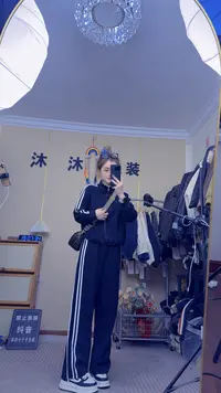 1028小个子穿搭运动风休闲套装2025秋款新款短款外套裤子两件套