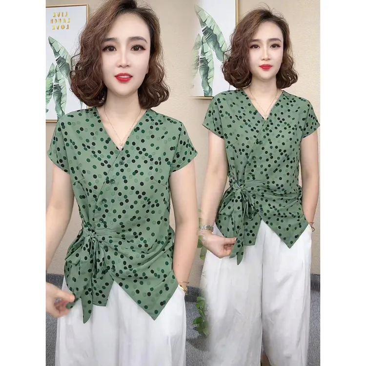 2025洋气质百搭波点衬衣女夏季减龄显瘦短袖收腰小衫时尚V领上衣
