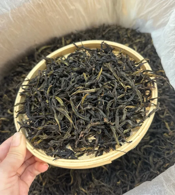 凤凰单丛 雪片乌叶 兰花香味好，水滑回甘好