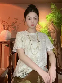 《深圳佐漫》Z0409蝶舞  新中式镂空浮雕蝴蝶花简约气质T恤