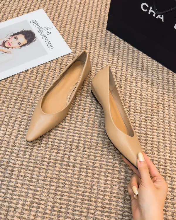 2025新款一脚蹬单鞋女鞋百搭四季尖头大码透气小猫跟女低跟高级感