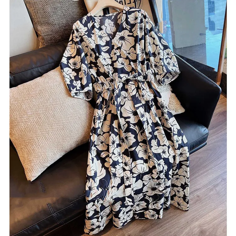 2025新款小个子短裙茶歇法式领碎花裙泡泡袖收腰连衣裙子女夏季