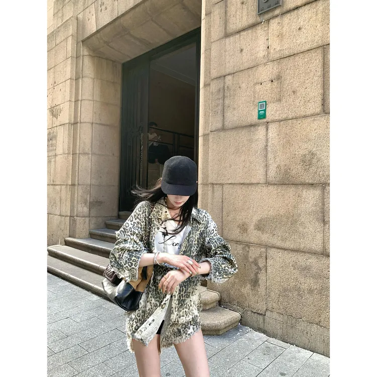 区区欧阳豹纹印花衬衫女秋季设计感小众毛边衬衣长袖宽松复古上衣