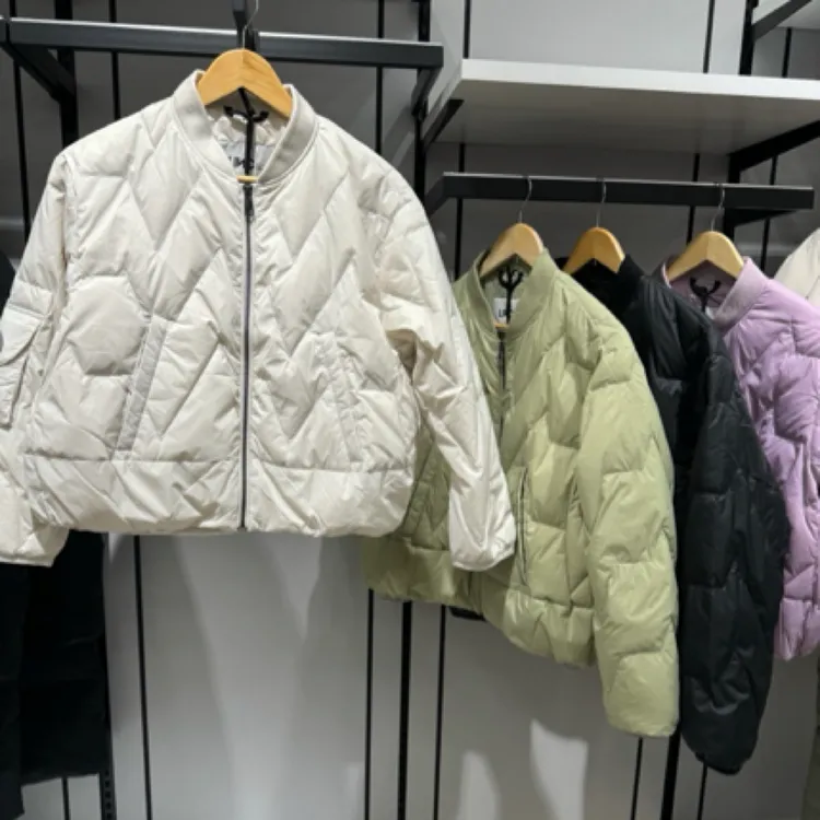 金羽杰轻羽短款棒球款轻薄羽绒服1005