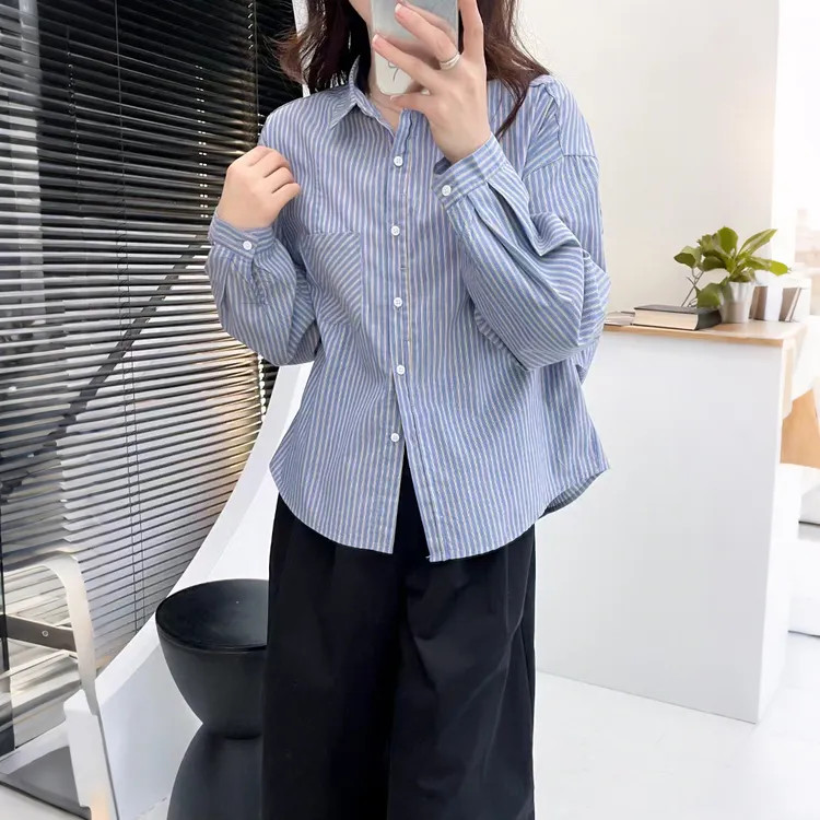 时尚设计感竖条纹polo领单口袋衬衫女早秋新款洋气内搭纯棉上衣潮