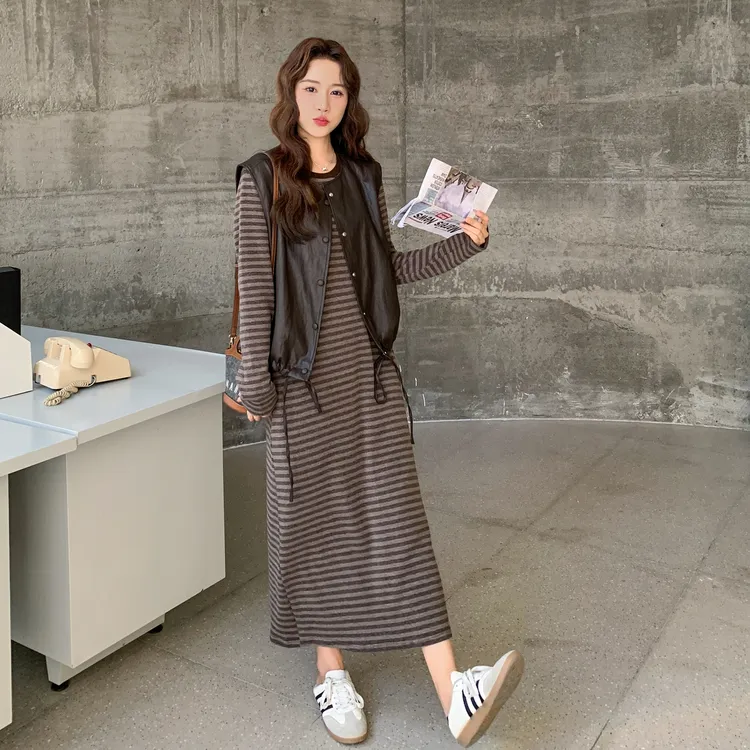 超好看条纹连衣裙马甲套装女设计感2025秋季新款皮马褂长裙套装