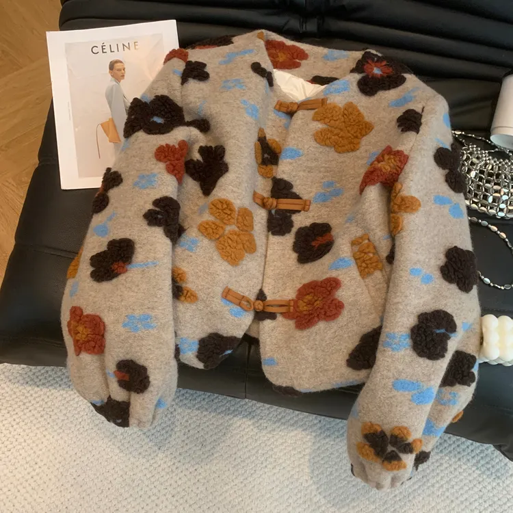 欧货花朵羽绒服女2025冬季新款设计感小众新中式盘扣呢子短外套潮